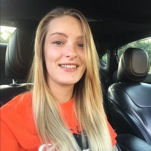 Meet your Posher, Briana